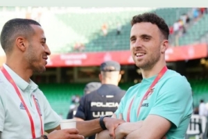 九游娱乐下载-利物浦前队友蒂亚戈悼念若塔：你将永远留在我们心中